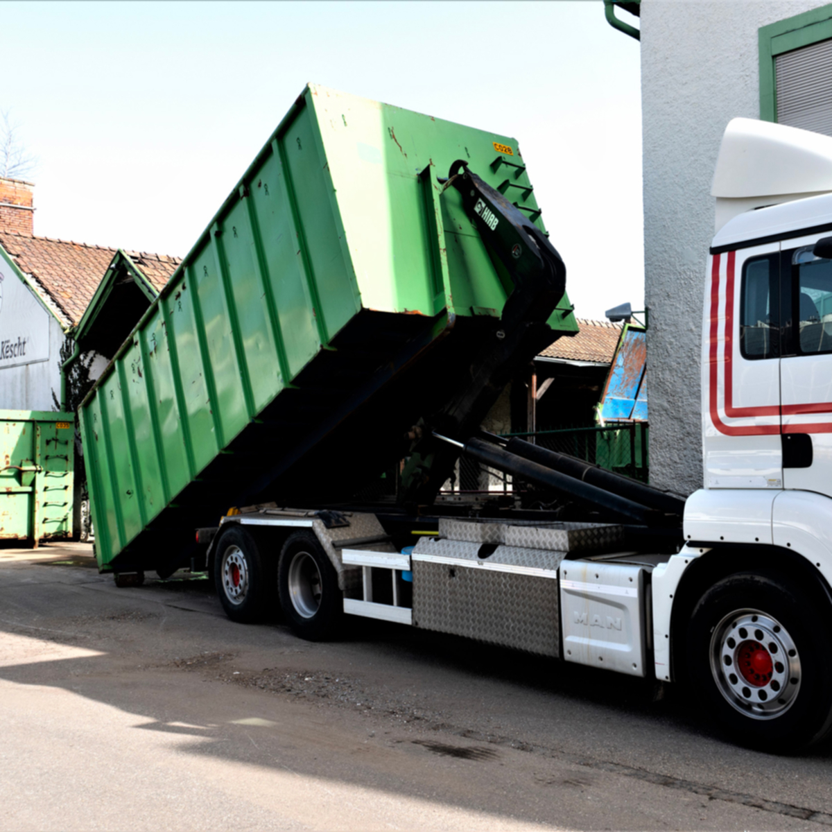 Giezendanner-Transport_Kompetenzen_Recycling-Transport_Mulden.jpg